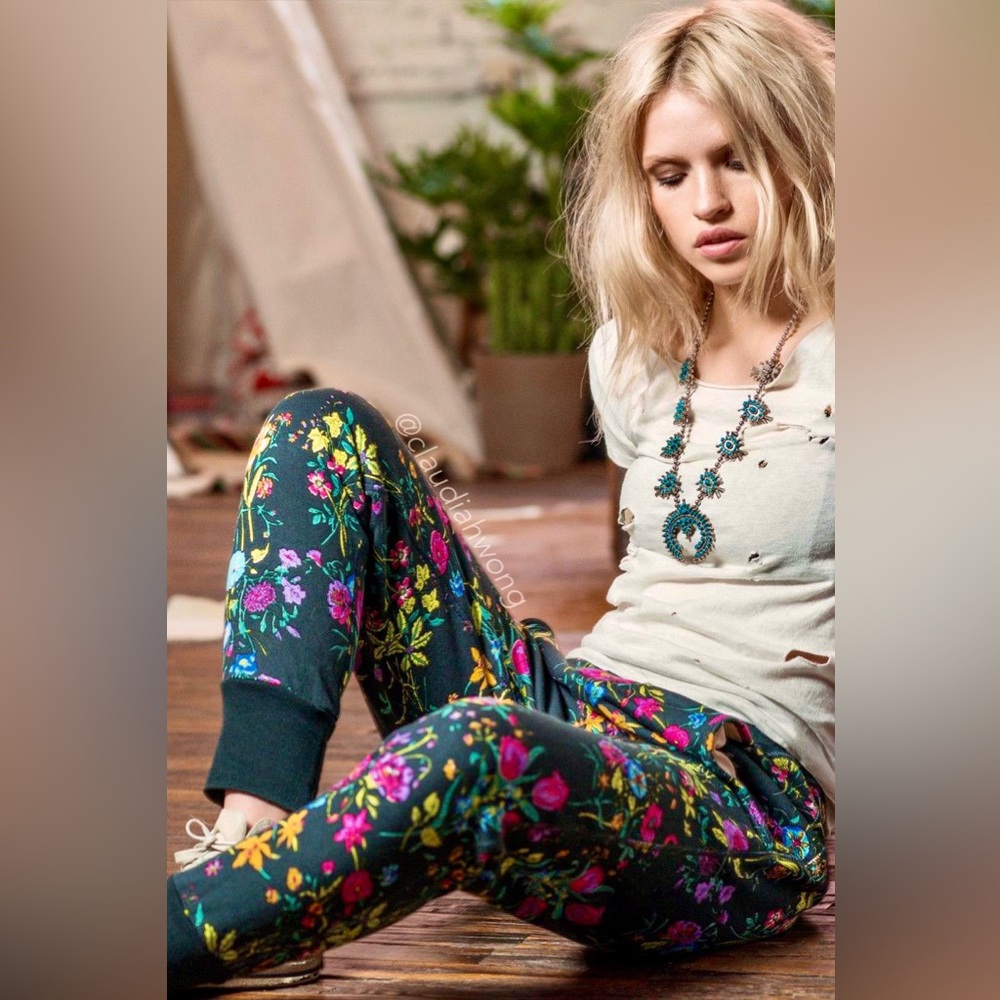 ✨RARE✨ SPELL Gypsy Queen Slouchies Jogger Pants in Black Floral
